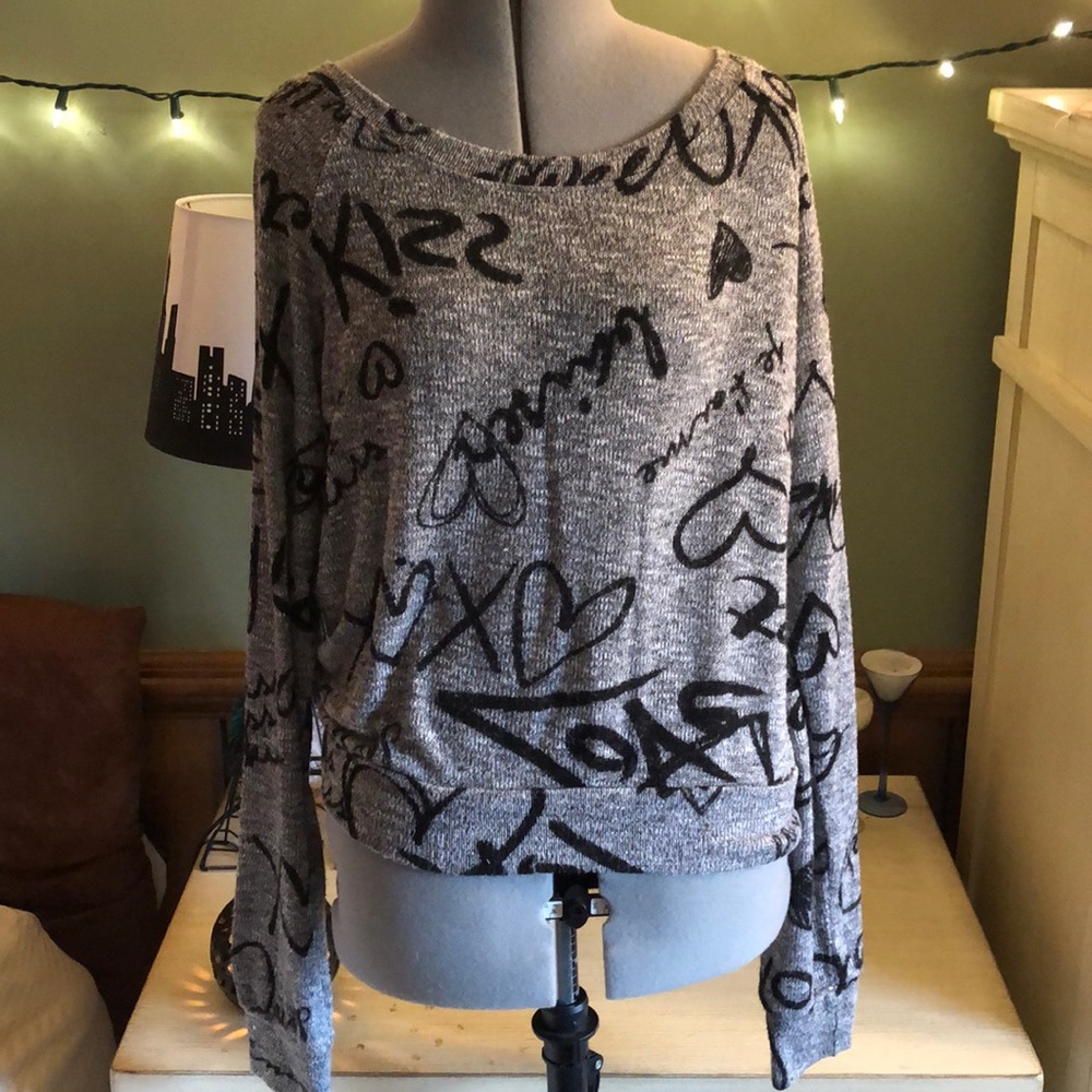 Long sleeve gray shirt